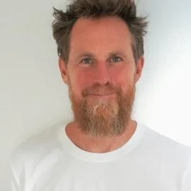 John Wolstenholme - professeur de yoga à Pully, SunDora Shala